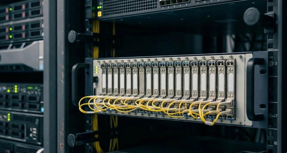 scaling-to-ultra-broadband-2.jpg scaling-to-ultra-broadband-2.jpg